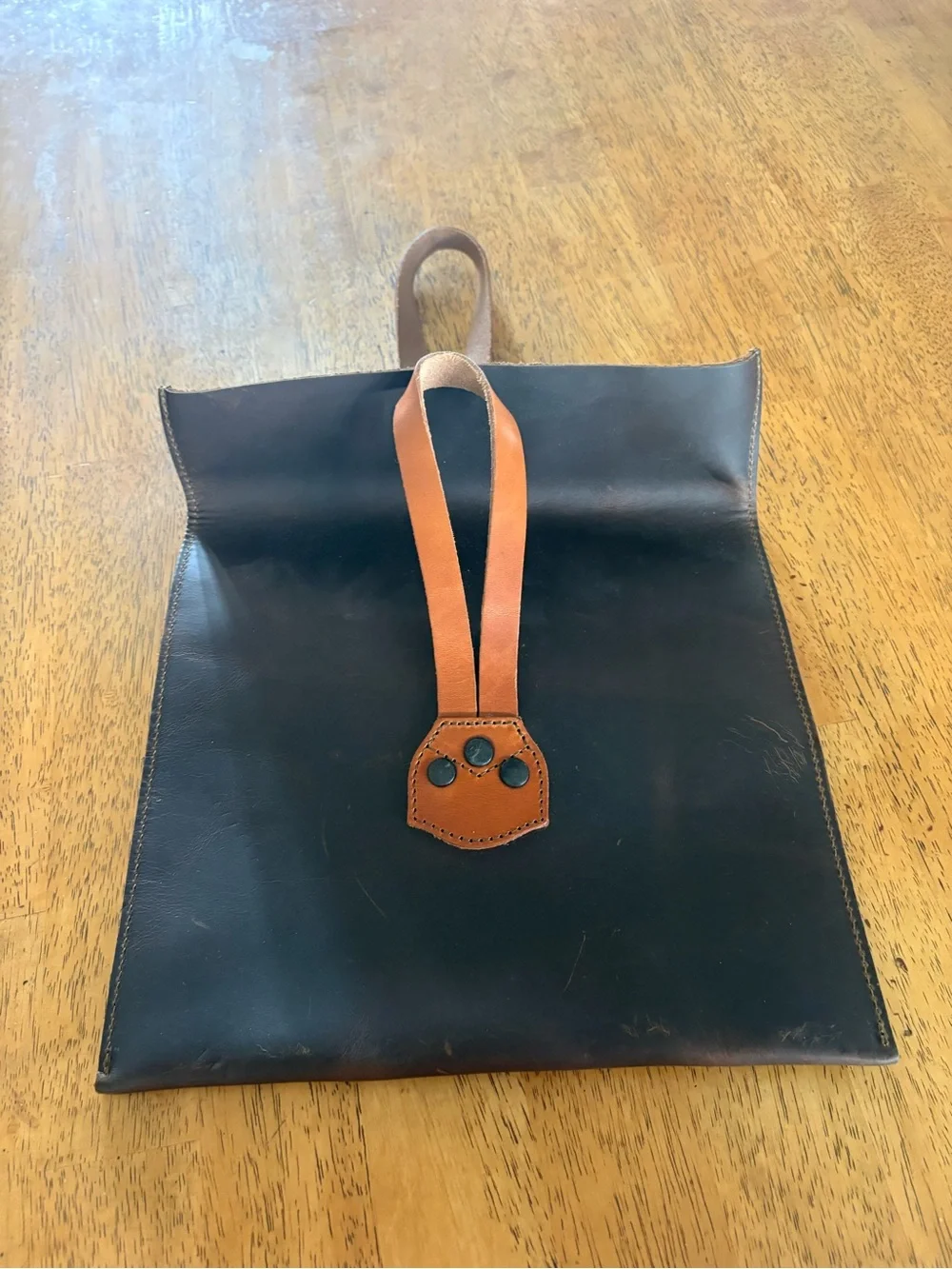 Saddleback, leather company, messenger bag